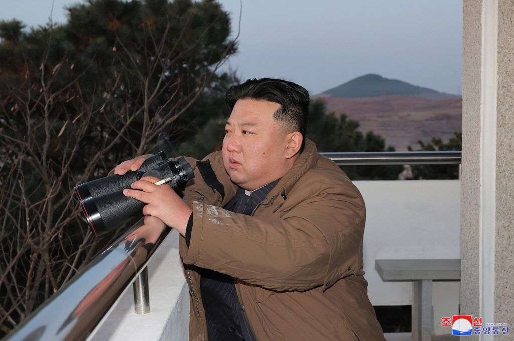 Kim Jong Un, foto nga Korean Friendship Association
