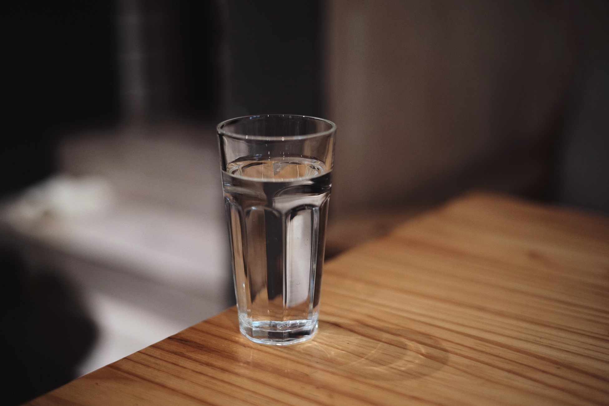 Gotë me ujë, foto nga Unsplash
