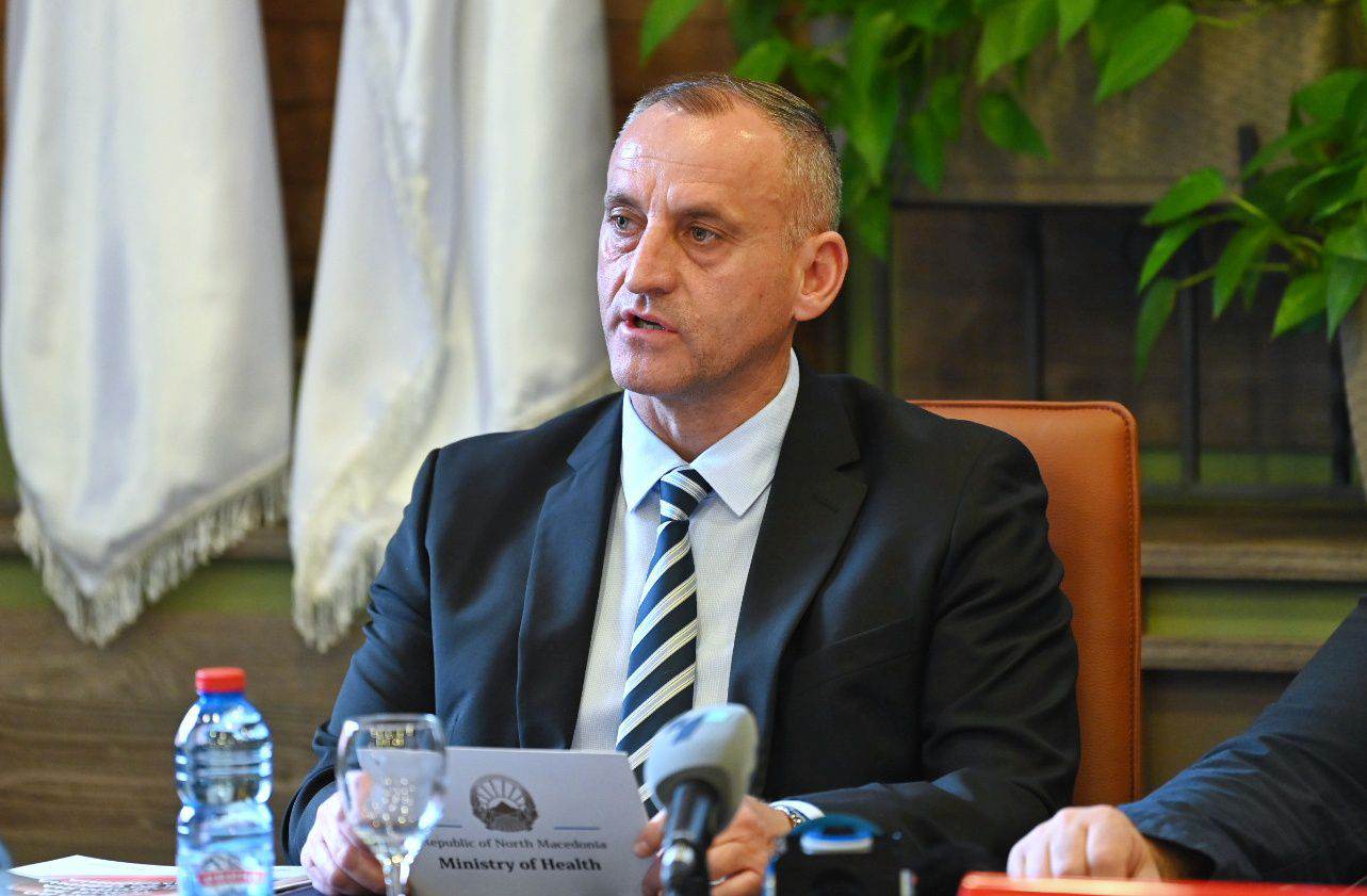 Fatmir Mexhiti, ministër i Shëndetësisë. Foto: Ministria e Shëndetësisë (fb)