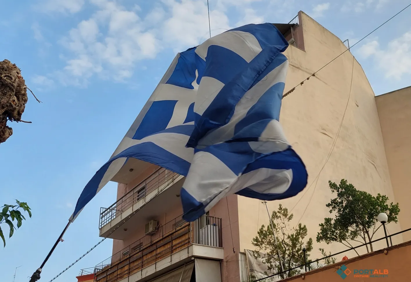 Flamuri i Greqisë në Athinë. Foto nga Faton Curri / Portalb.mk