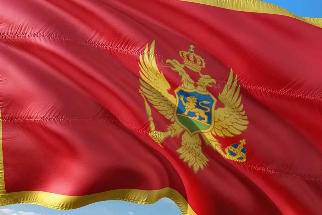 Flamuri i Malit të Zi, burimi: pixabay.com