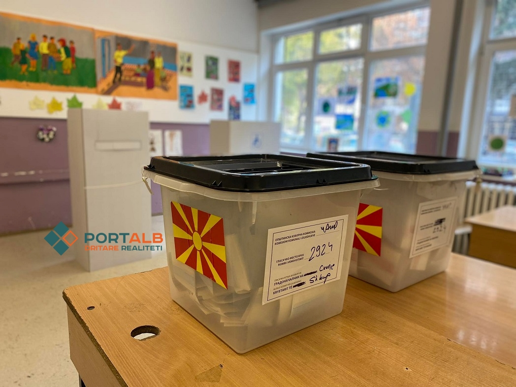 Kuti votimi në zgjedhjet e Maqedonisë së Veriu. Foto nga Teuta Buçi / Portalb.mk