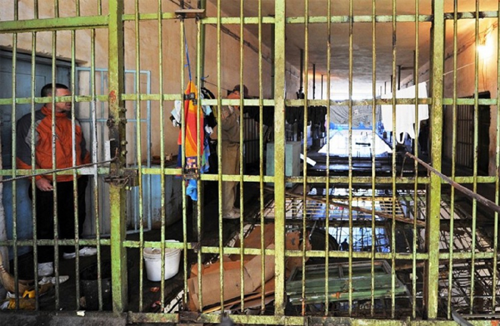 Policia kreu bastisje në burgun e “Idrizovës”, ka gjetur sasi të madhe sendesh të paligjshme