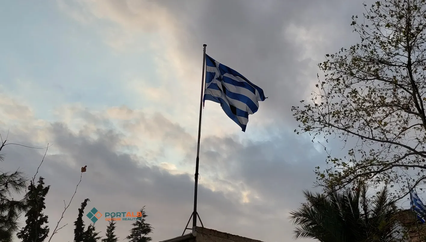 Flamuri i Greqisë në Athinë. Foto nga Faton Curri / Portalb.mk