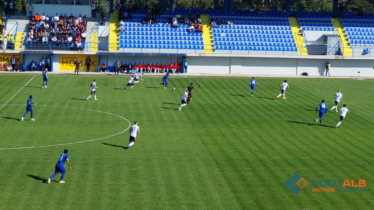 Ndeshje futbolli në Ligën e Parë në Maqedoninë e Veriut. Shkupi - Struga. Foto nga Portalb.mk