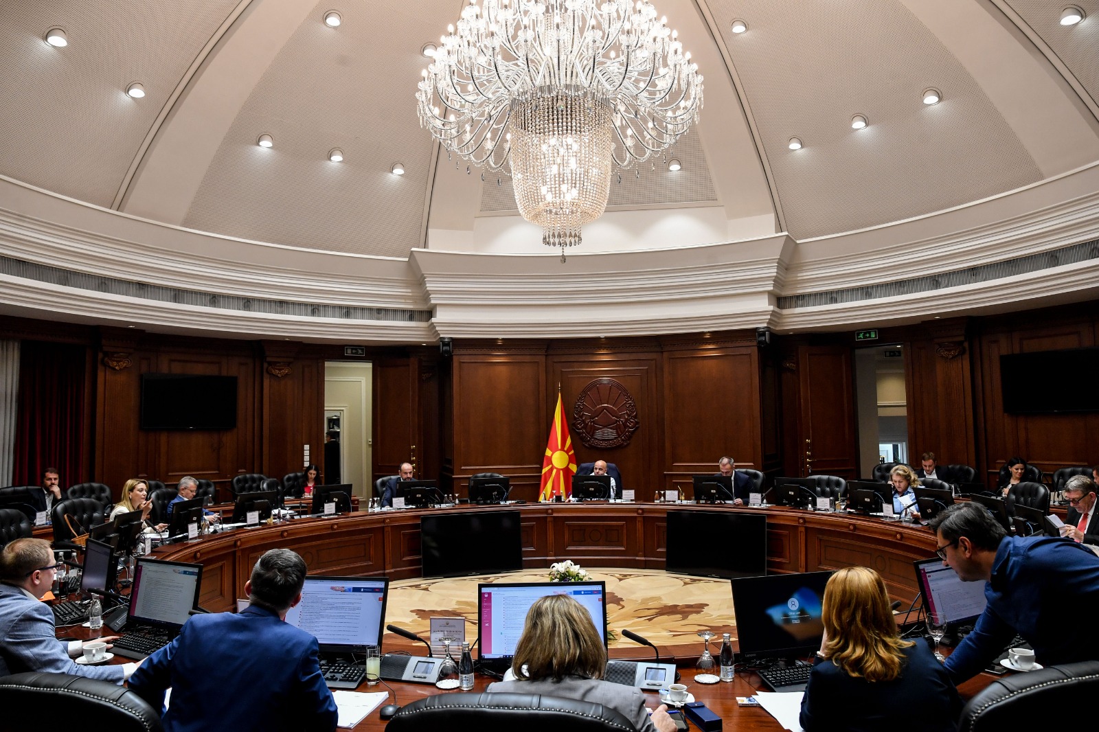 Seancë nga Qeveria e Maqedonisë së Veriut. Foto nga Qeveria e RMV-së.