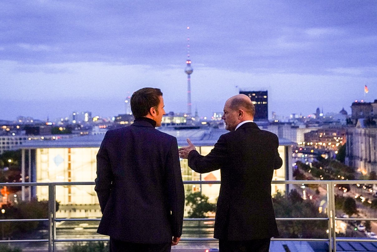Emmanuel Macron dhe Olaf Scholz. Foto: Profili në Twitter i Macronit