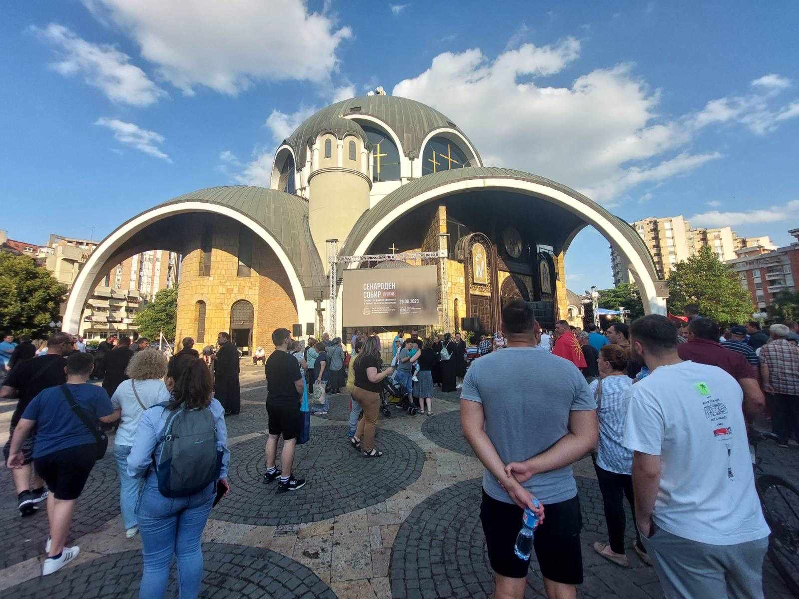 Protesta "Kemi detyrë" nga Kisha Ortodokse Maqedonase – Kryepeshkopata e Ohrit (KOM-KO) - Foto nga Meta.mk