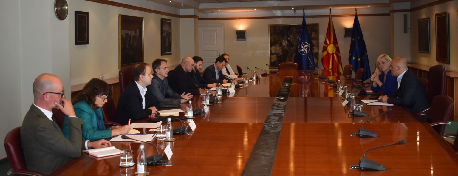Shoqata e Gazetarëve të Maqedonisë (SHGM) në takim me kryeministrin Dimitar Kovaçevski. Foto nga Shoqata e Gazetarëve të Maqedonisë (SHGM)