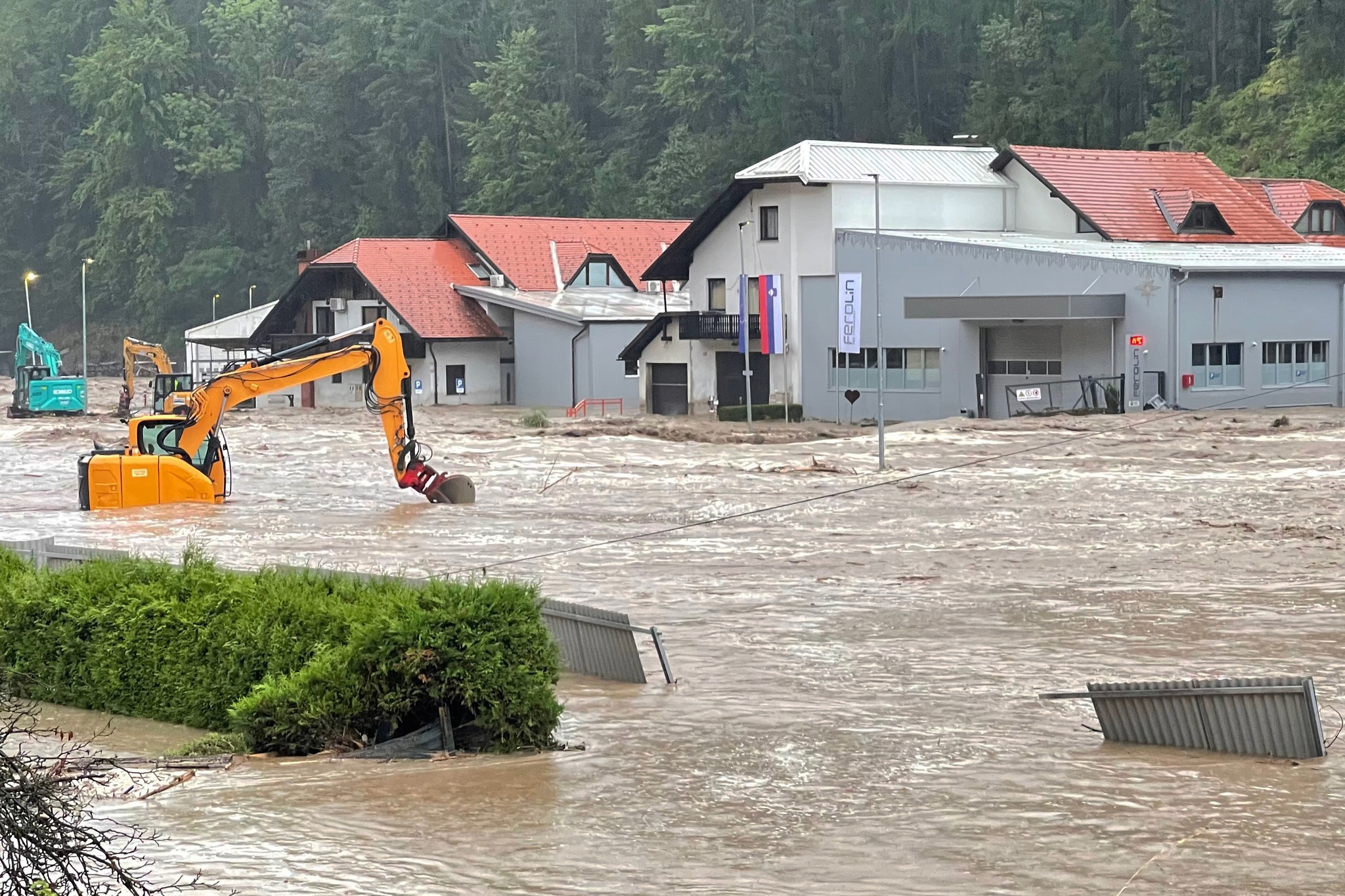 Vërshimet në Slloveni. Foto nga profili në Facebook i kryeministrit slloven - Robert Golob