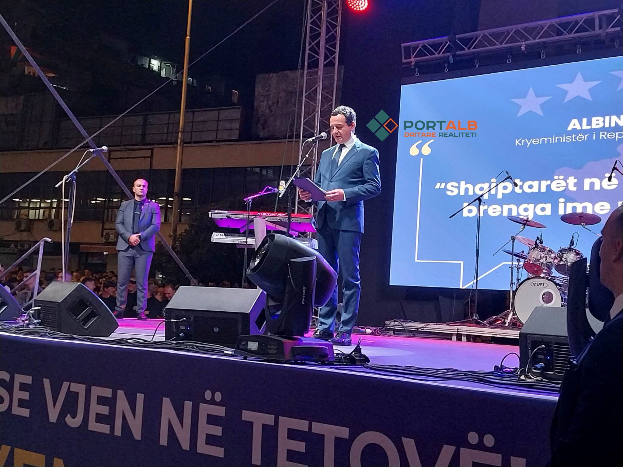 Albin Kurti në Tetovë në koncertin e organizuar nga Komuna e Tetovës. Foto nga Fisnik Xhelili / Portalb.mk