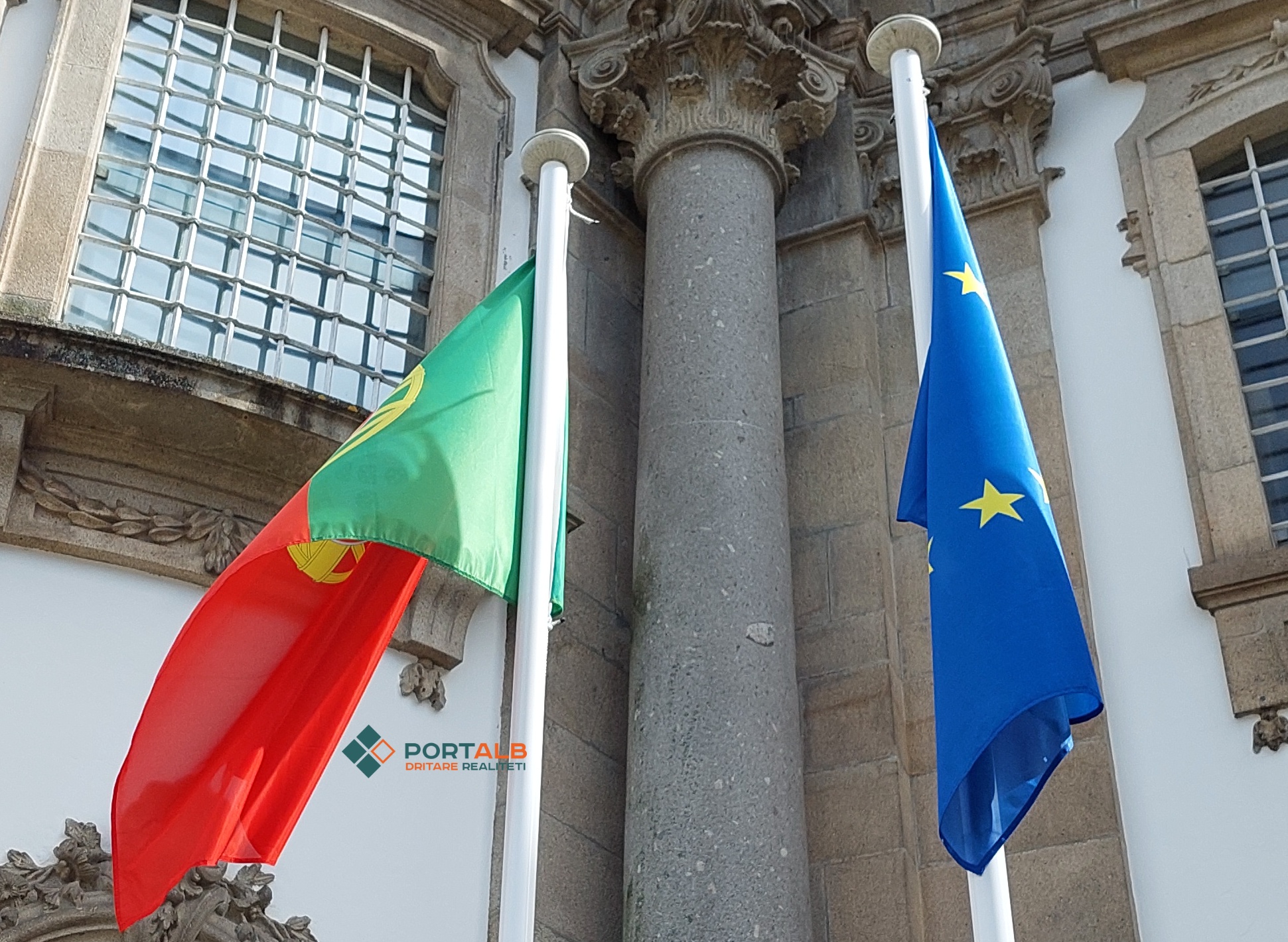 Flamuri i Portugalisë dhe ai evropian. Foto nga Faton Curri Portalb.mk