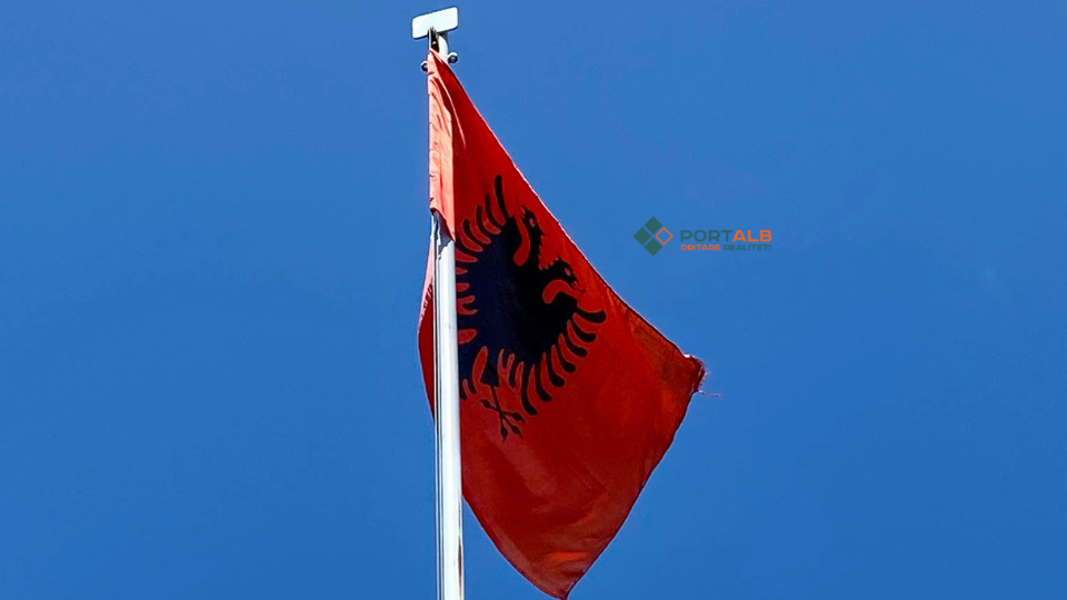 Flamuri i Shqipërisë. Foto: Fisnik Xhelili/Portalb.mk
