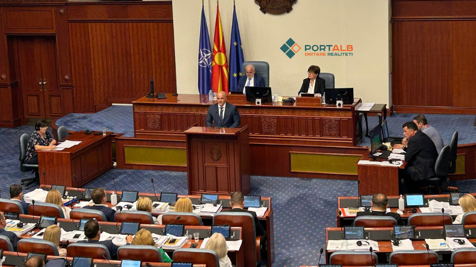 Parlamenti i RMV-së. Debati për ndryshimet kushtetuese - në foltore Kovaçevski. Foto nga Teuta Buçi / Portalb.mk