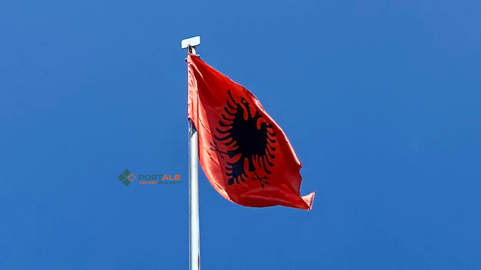 Flamuri i Shqipërisë. Foto: Fisnik Xhelili/Portalb.mk