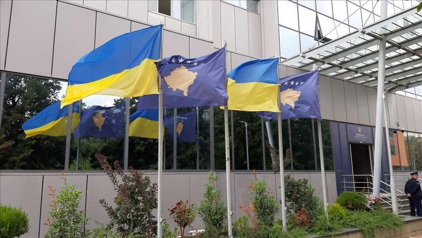 Flamuri i Kosovës dhe Ukrainës. Foto: Anadolu Agency