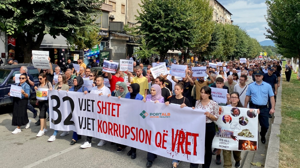 08.09.2023, Tetovë, protesta për drejtësi për zjarrin në spitalin modular. Foto: Fisnik Xhelili/Portalb.mk