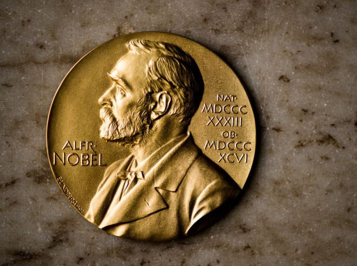 Çmimi Nobel, Foto nga Fejsbuku zyrtar