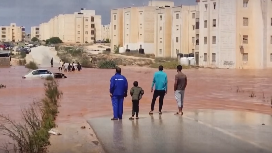 Pasojat e stuhisë shkatrrimtare në Libi. Foto printscreen nga video WGN News/Youtube