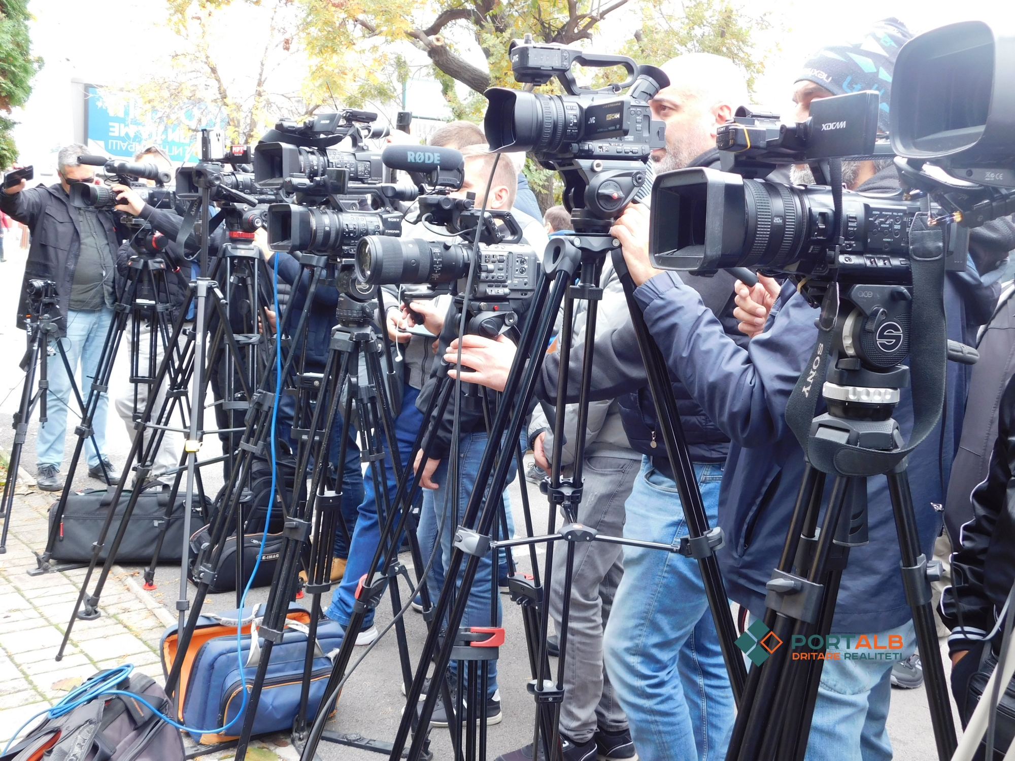 Media, gazetarë, gazetari. televizion, kamera, foto: Suad Bajrami