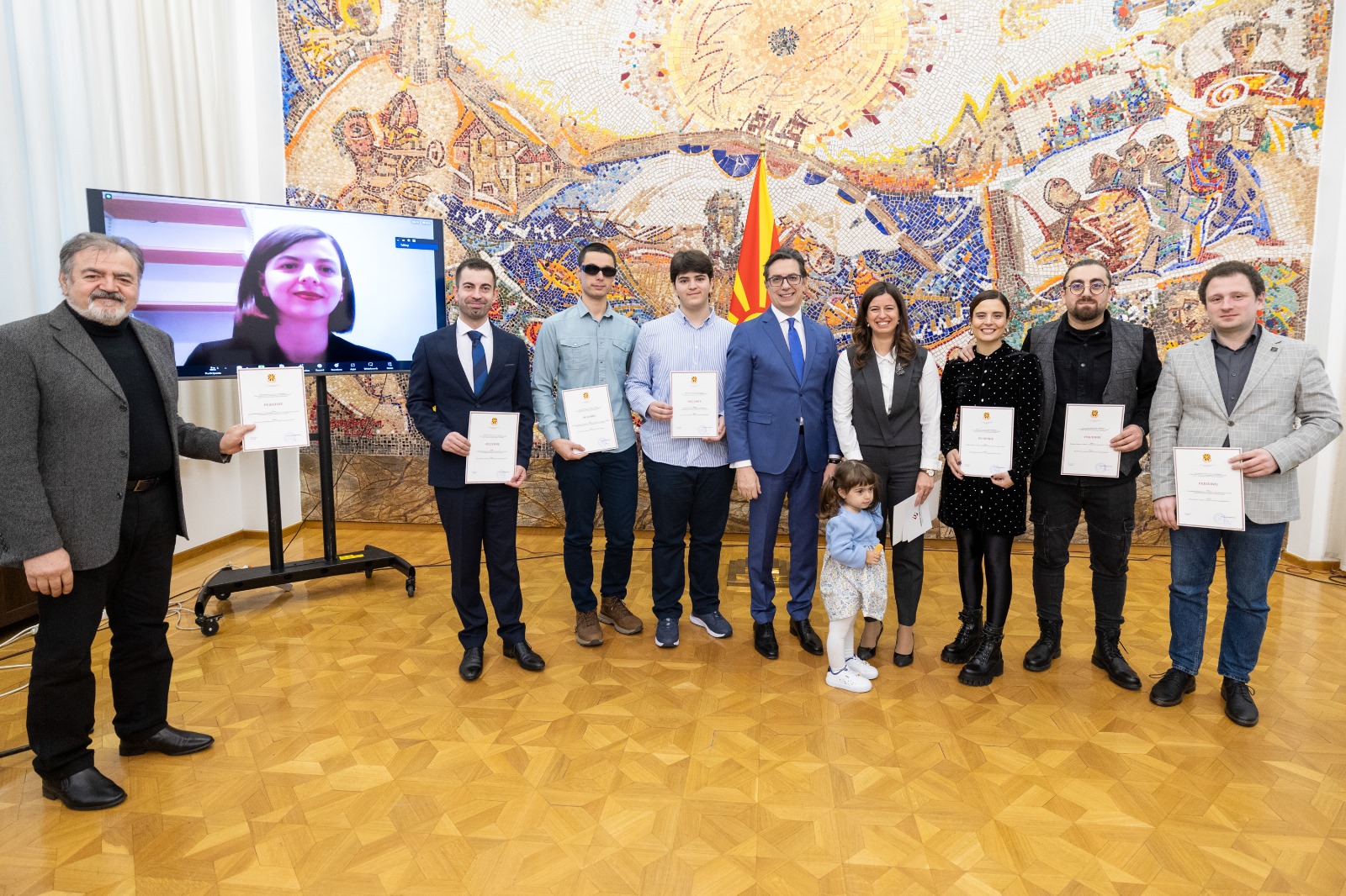 Talentet e rinj të përzgjedhur nga Presidenca dhe Stevo Pendarovski. Foto nga Stevo Pendarovski.