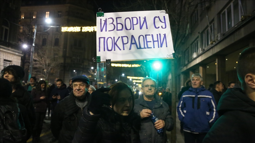 Protesta në Serbi, kërkohet anulimi i zgjedhjeve në Beograd. Foto: Filip Stevanovic/AA