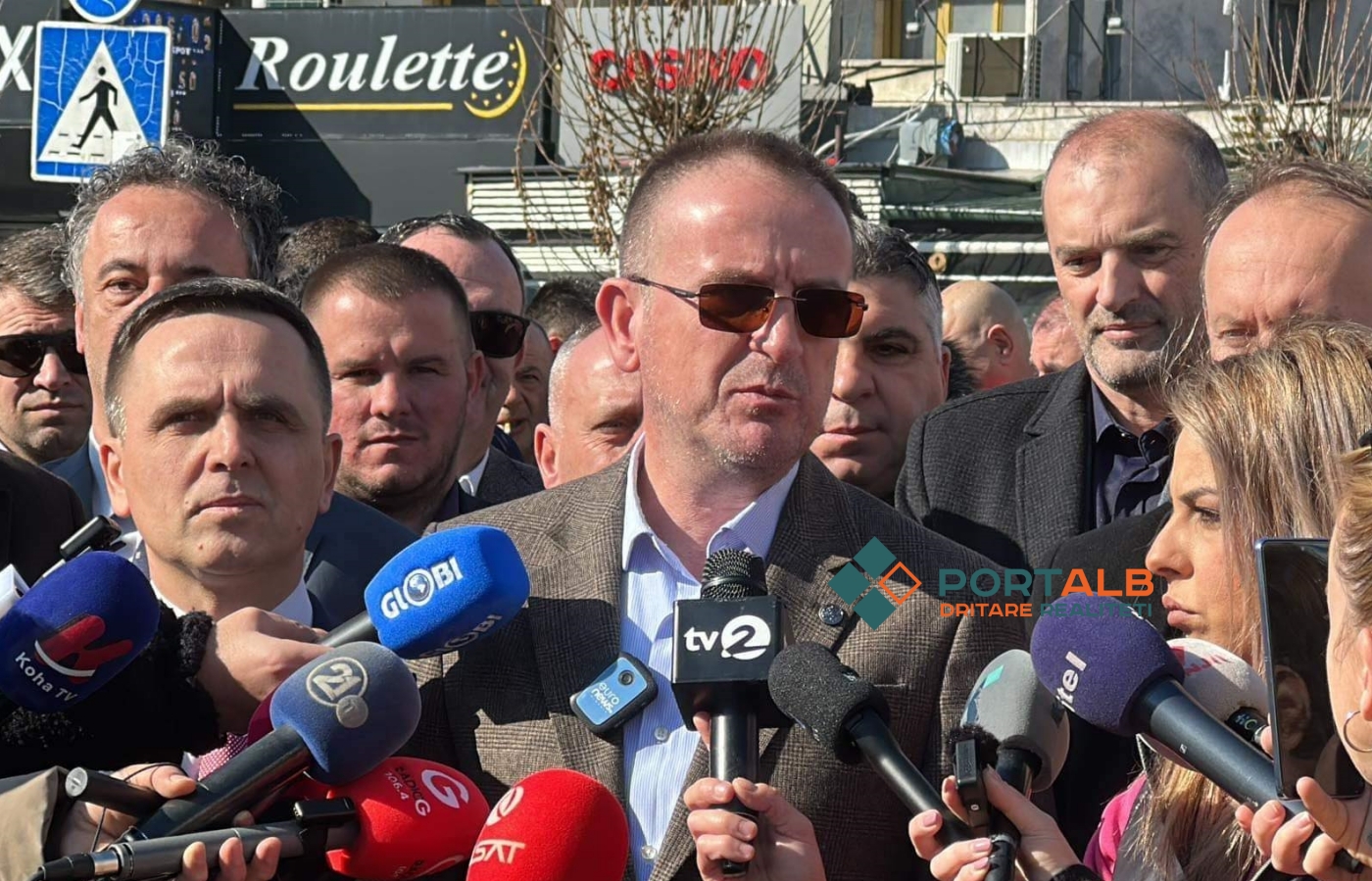 Arben Taravari shpalli kandidaturën për president të RMV-së. Foto: Fisnik Xhelili/Portalb.mk