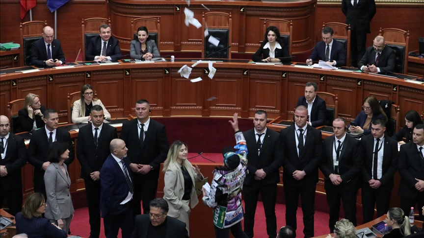 Tension në Kuvendin e Shqipërisë. Foto: Anadolu Agency