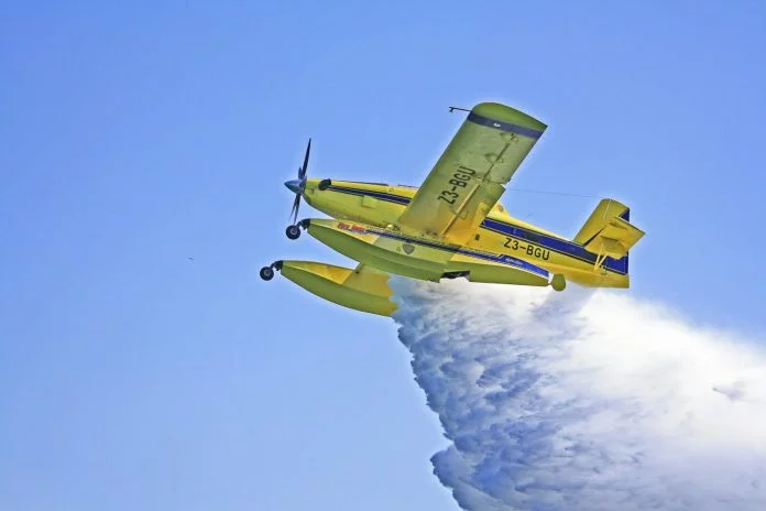 Avion për shuarjen e zjarreve. Foto: e marrë nga QMK me leje