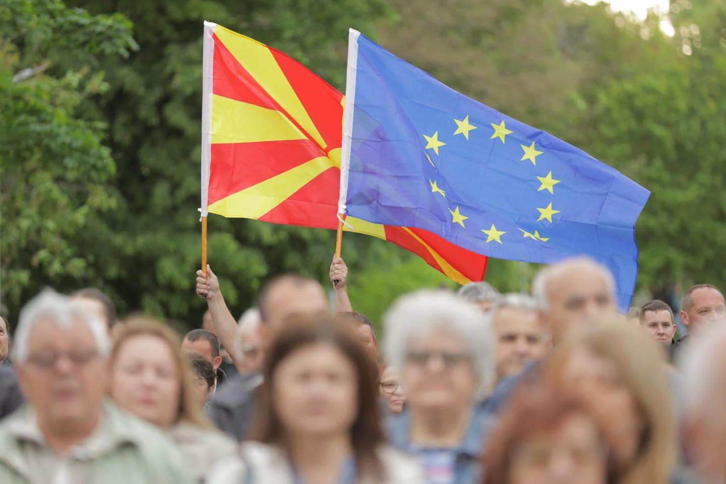 Flamuri i BE-së dhe Maqedonisë së Veriut. Foto: LSDM