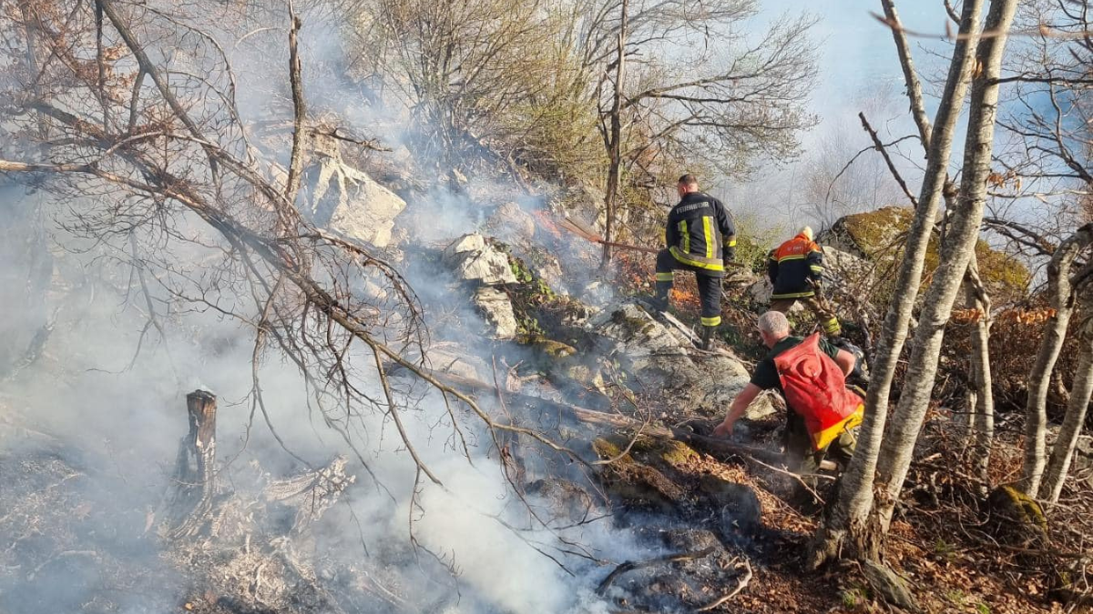 Zjarri mbi fshatin Sellcë, Foto: Parku Kombëtar "Mali Sharr"