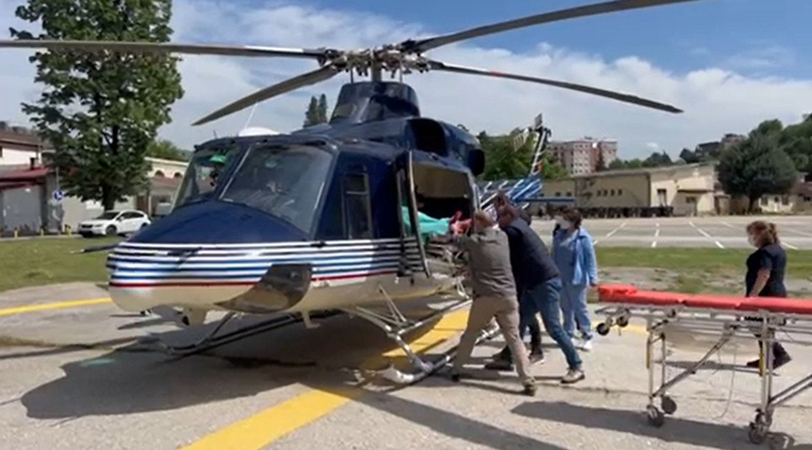 Për herë të dytë me helikopter të policisë u transportua një pacient nga Hungaria në RMV. Foto: Qendra për Menaxhim me Kriza