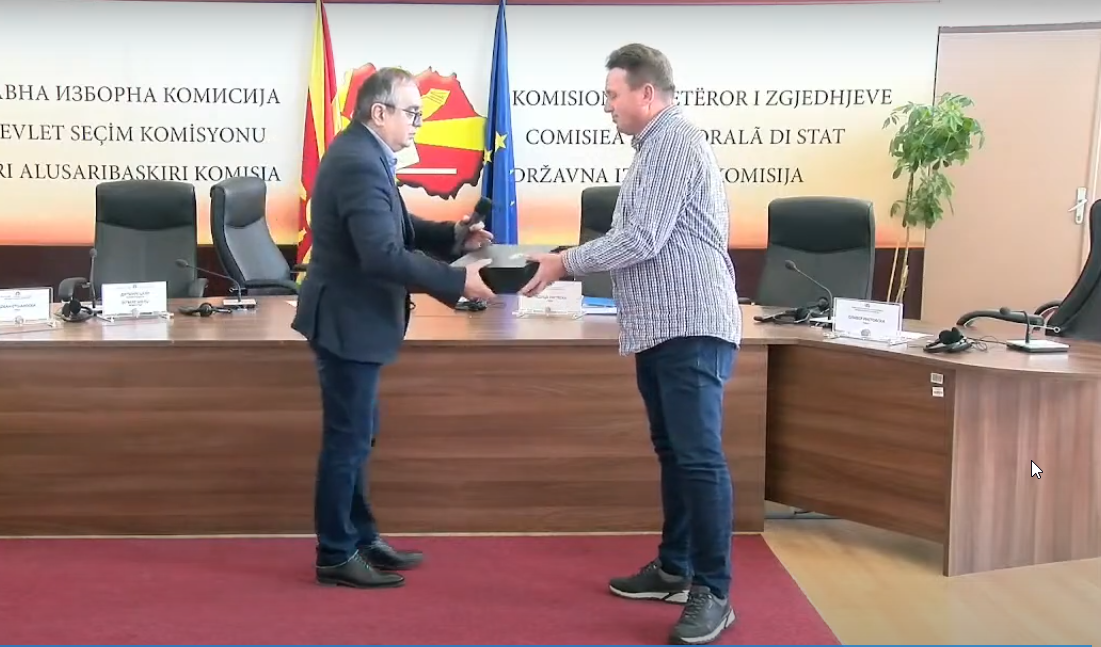 KSHZ-ja ndau certifikatat për mandate parlamentare. Foto printscreen nga KShZ