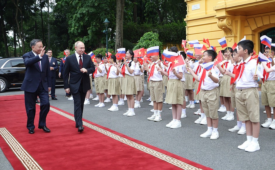 Presidenti rus Vladimir Putin në Vietnam. Foto: Kremlin.ru