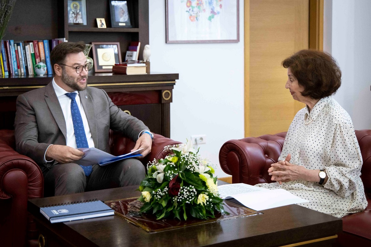 Gordana Siljanovska Davkova në takim me përfaqësuesin e UNHCR-së Gabriel Gualano de Godoy. Foto: Presidenca e RMV-së