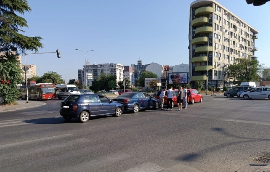 Aksident afër stacionit hekurudhor. Foto: MIA.MK