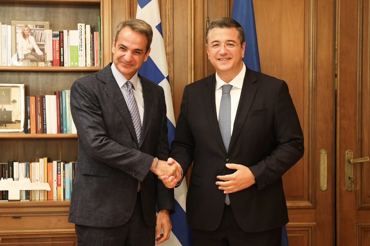 Kyriakos Mitsotakis dhe Apostolos Tzitzikostas. Foto nga profili i Tzitzikostasit në Twitter