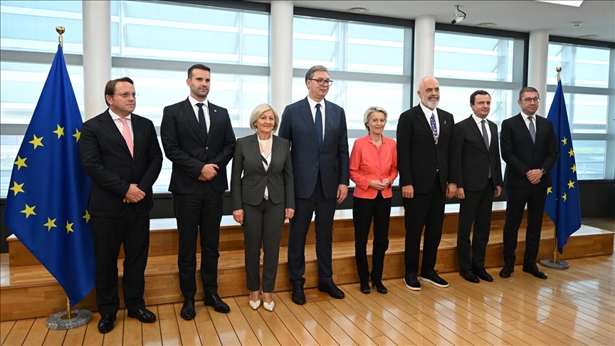 Ursula von der Leyen me liderët e Ballkanit Perëndimor. Foto: Dursun Aydemir/AA