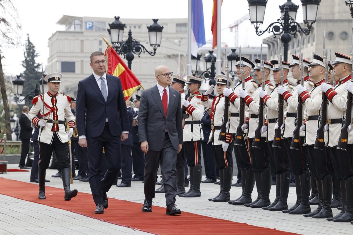 Hristijan Mickoski dhe Millosh Vuceviq, foto nga Qeveria e RMV-së