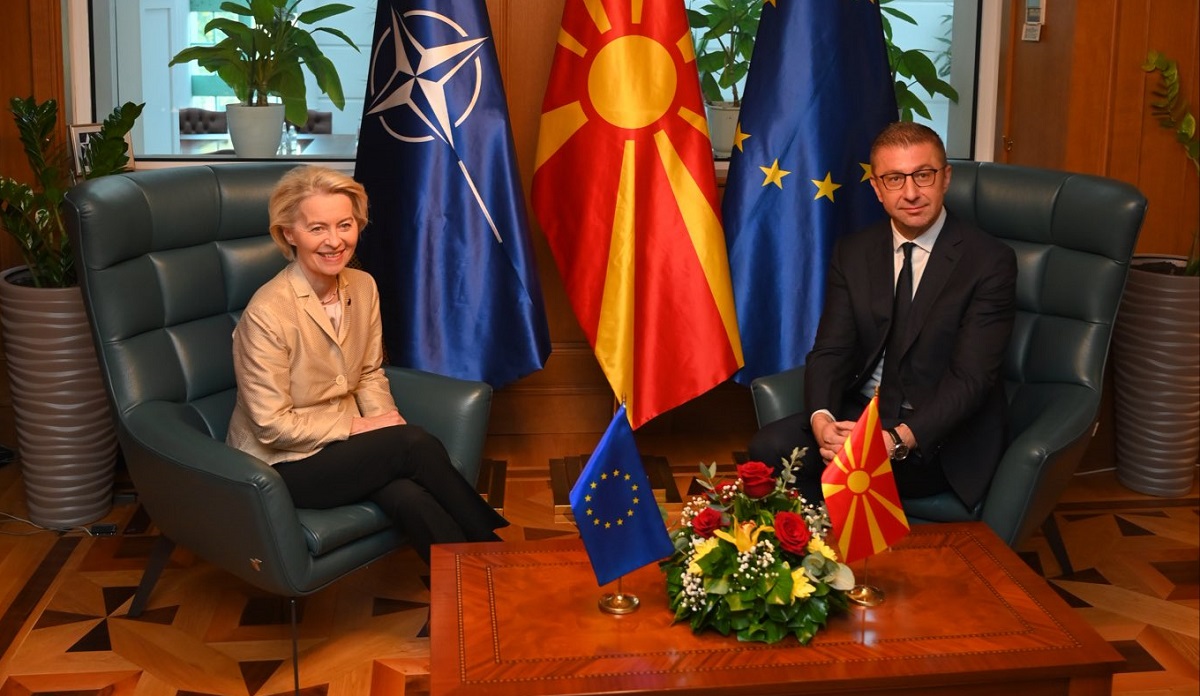 Ursula von der Leyen dhe Hristijan Mickoski. Foto nga profili i Leyenti në X